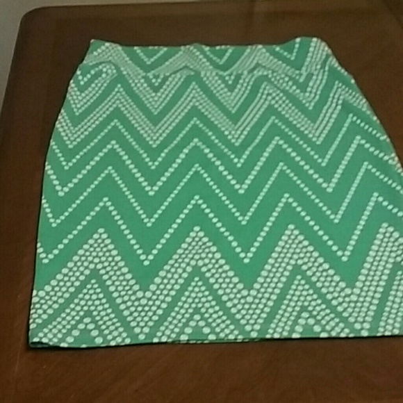 LuLaRoe Dresses & Skirts - LuLaRoe Cassie pencil skirt